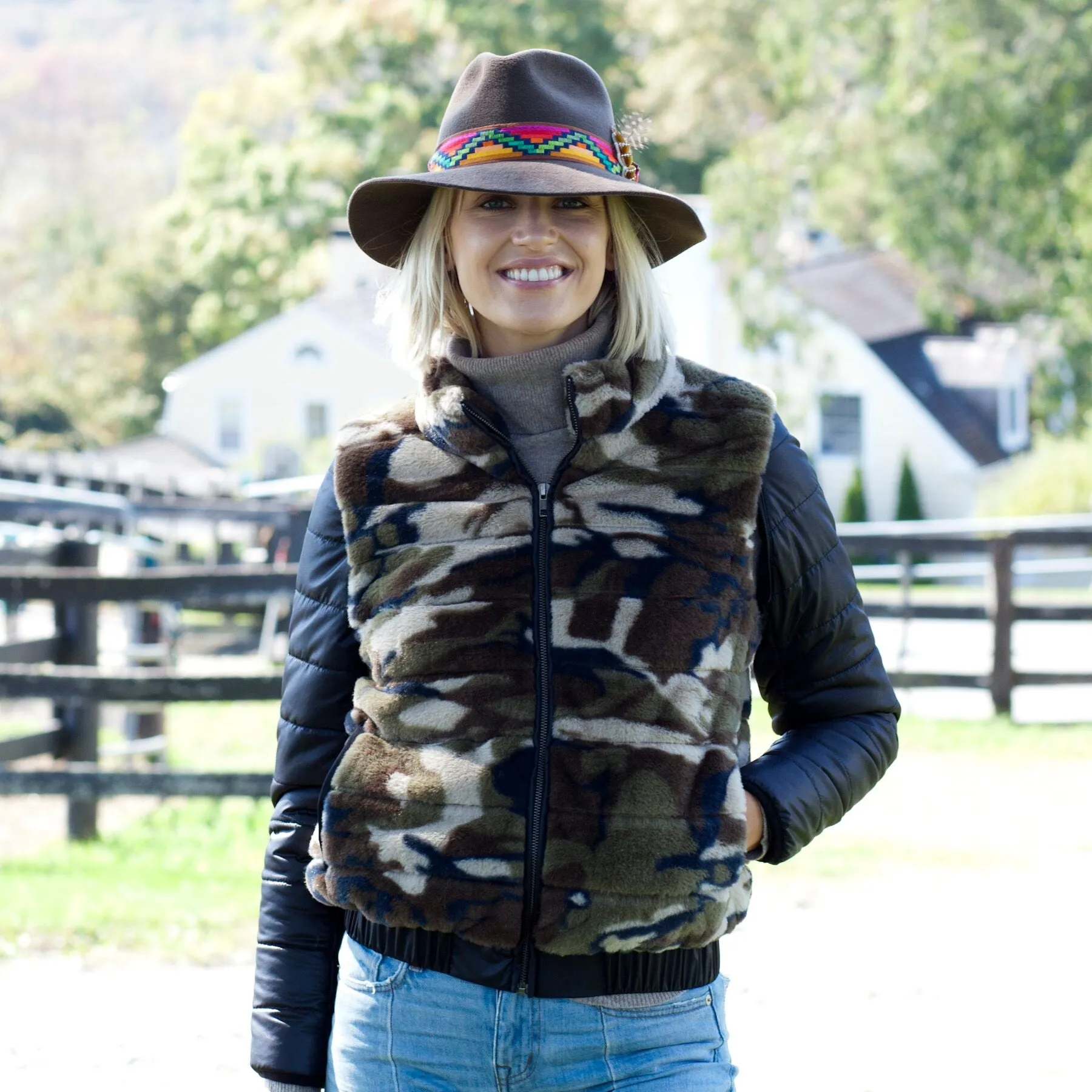 Signature Down  Sleeve Jacket with Removable Sleeve (Camo)